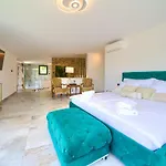 Vila Modruna