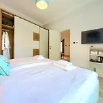 Modruna Vila *