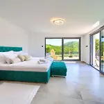 Modruna