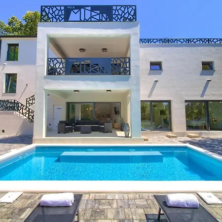 Modruna Villa