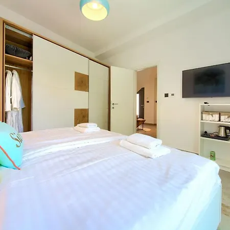 Modruna Villa *