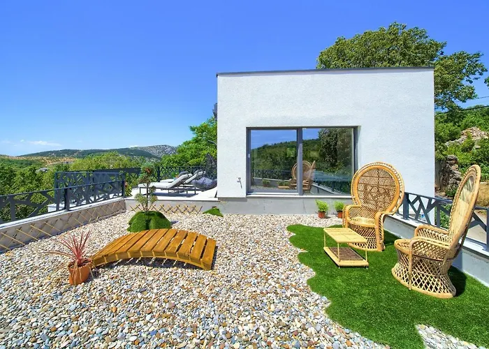 Modruna Willa Grižane