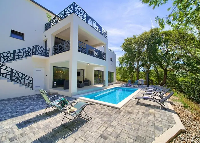 Willa Modruna Grižane