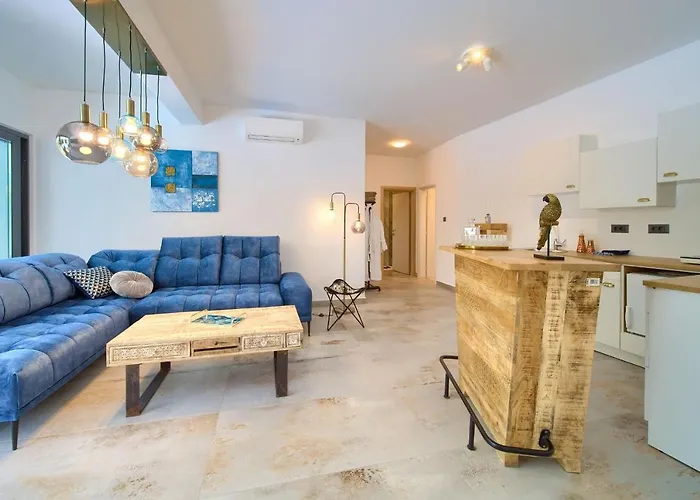 Modruna Willa Grižane