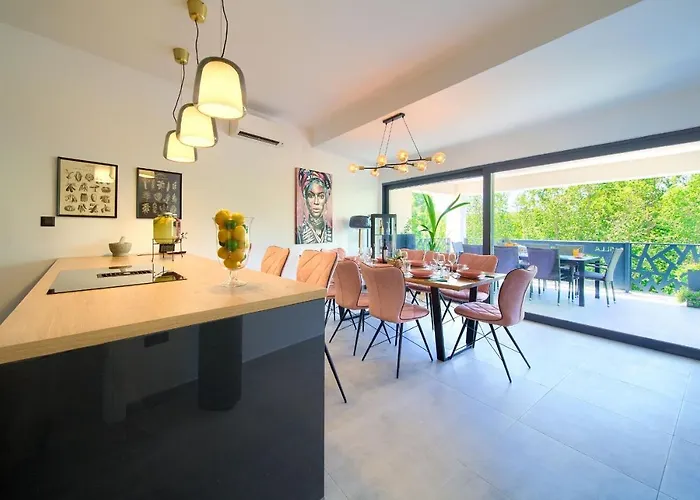 Modruna Willa Grižane